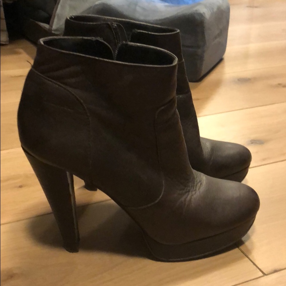 Brown leather booties in great condition.
